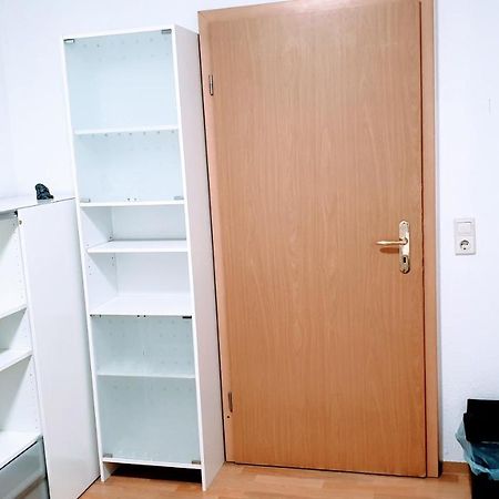 Budget Rooms In Halle With Shared Bathroom, Free Wifi, Netflix & Ipad Kültér fotó