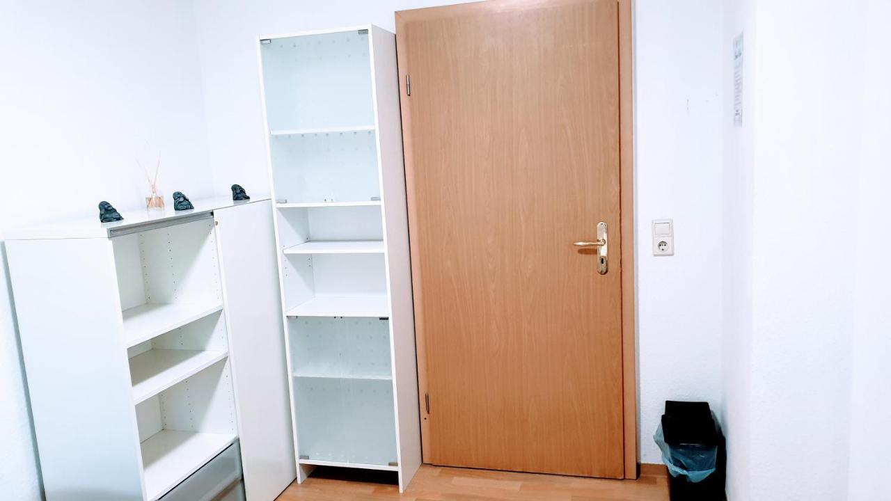 Budget Rooms In Halle With Shared Bathroom, Free Wifi, Netflix & Ipad Kültér fotó