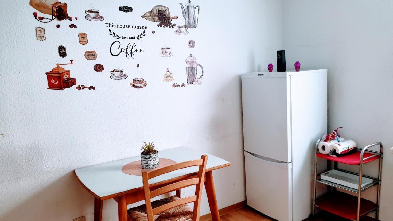 Budget Rooms In Halle With Shared Bathroom, Free Wifi, Netflix & Ipad Kültér fotó