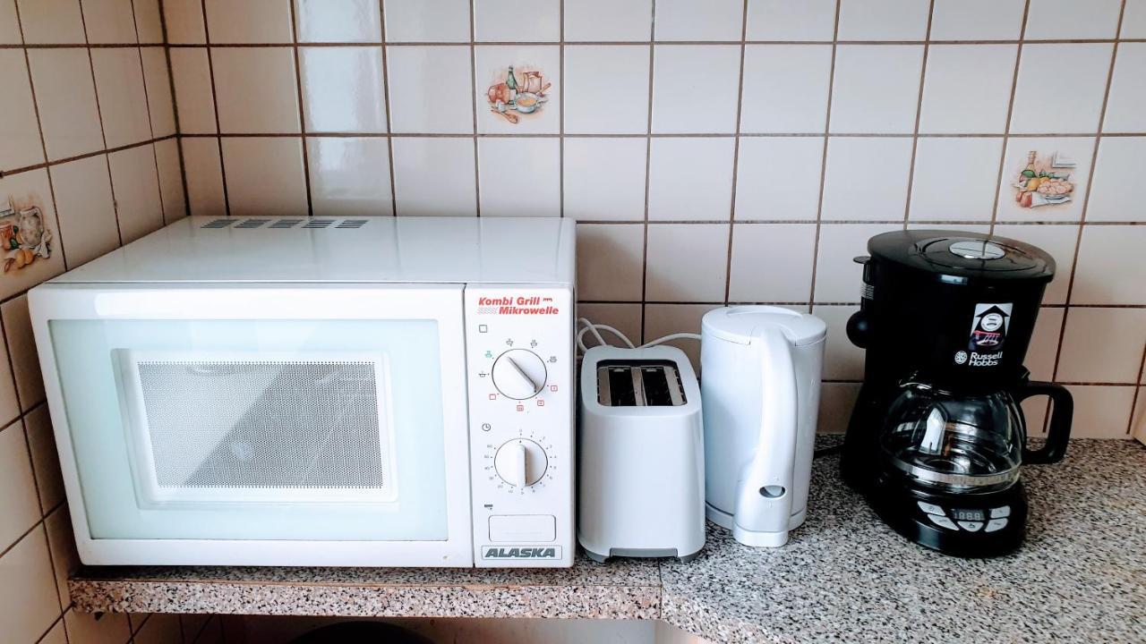 Budget Rooms In Halle With Shared Bathroom, Free Wifi, Netflix & Ipad Kültér fotó