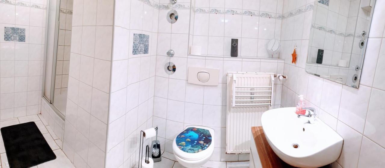 Budget Rooms In Halle With Shared Bathroom, Free Wifi, Netflix & Ipad Kültér fotó
