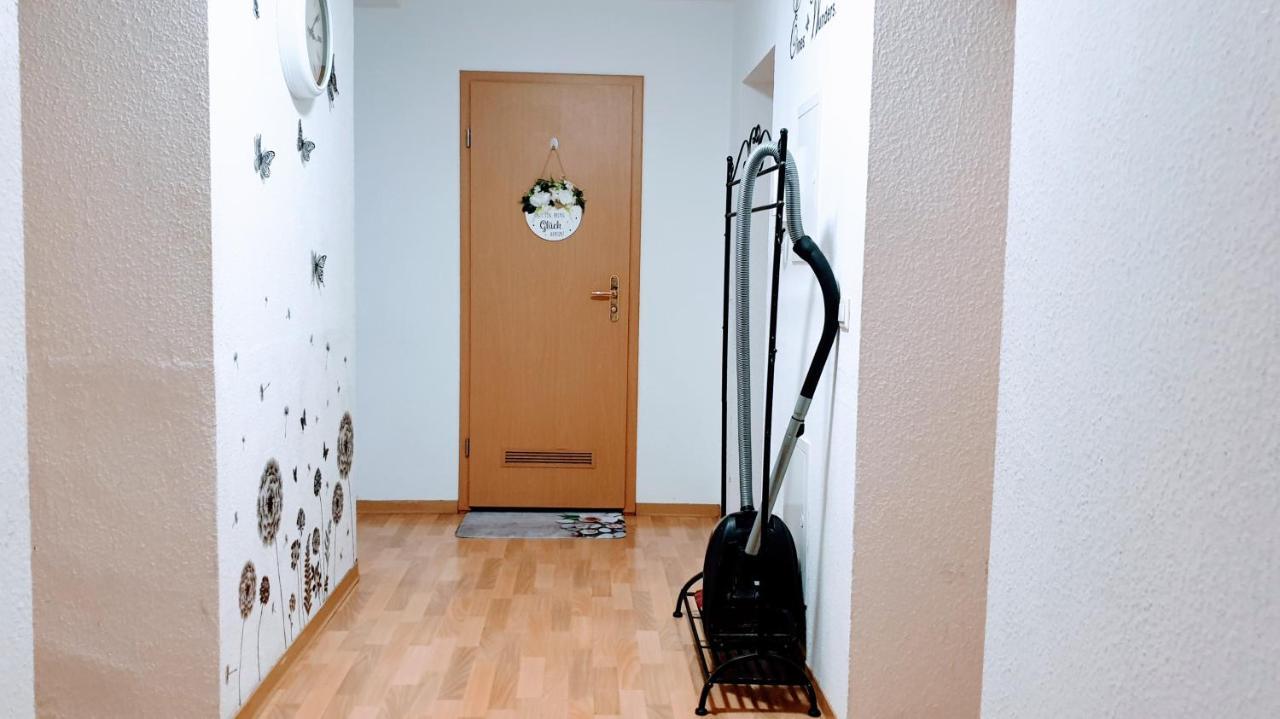 Budget Rooms In Halle With Shared Bathroom, Free Wifi, Netflix & Ipad Kültér fotó
