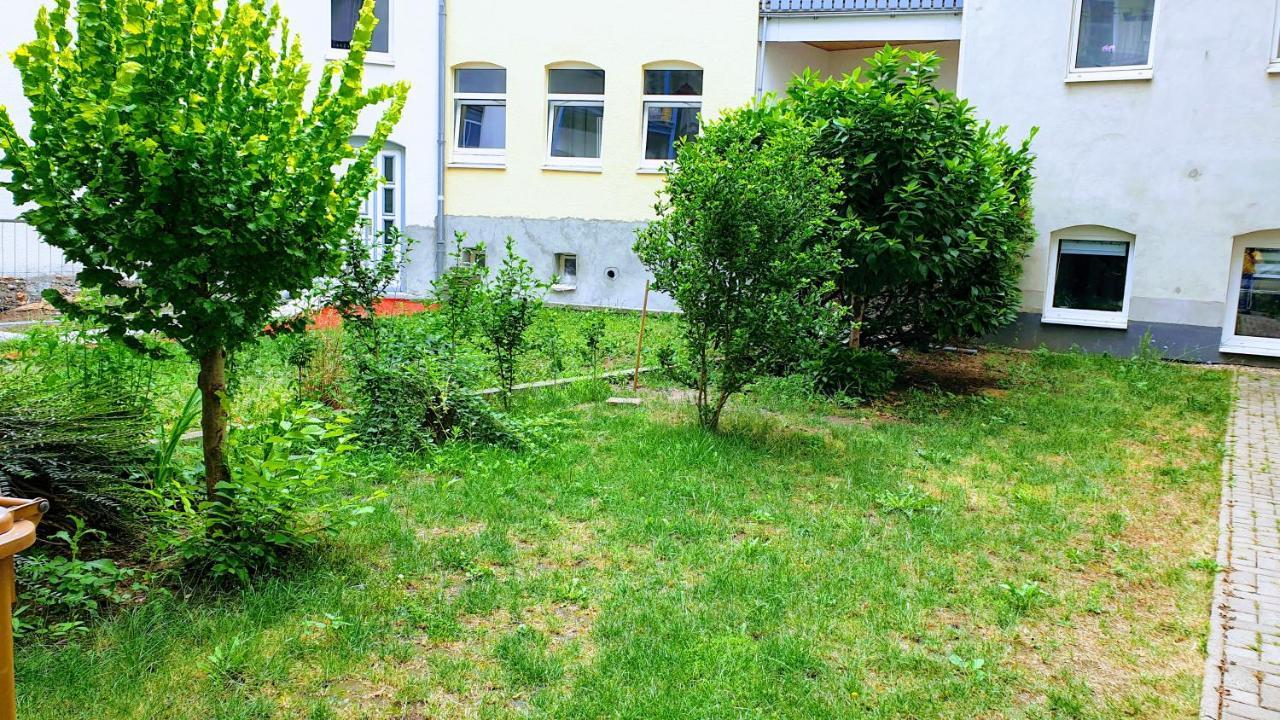 Budget Rooms In Halle With Shared Bathroom, Free Wifi, Netflix & Ipad Kültér fotó