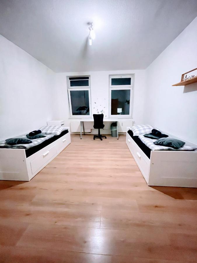 Budget Rooms In Halle With Shared Bathroom, Free Wifi, Netflix & Ipad Kültér fotó